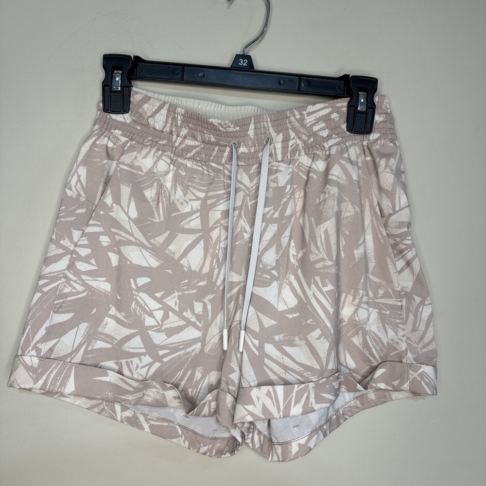 Lululemon Stroll at Sundown Short 3" Springtime Multi Tan Palm Print Size 4 #102